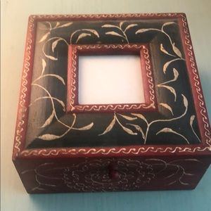 Wooden jewellery/storage box